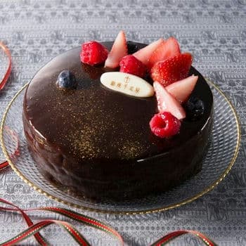 「銀座千疋屋」 ベリーのチョコレートケーキ