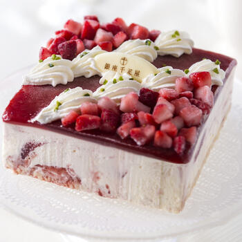ストロベリーアイスケーキ
