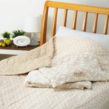 ふわふわニューマイヤーハーフ毛布