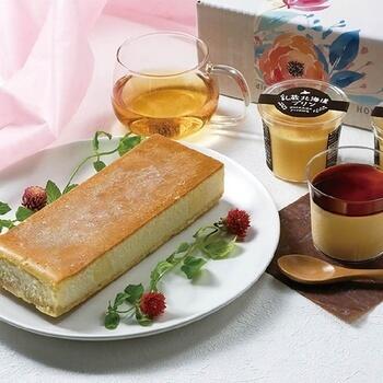 とろける北海道プリン（3個）とチーズケーキ（1個）