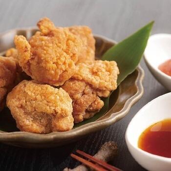 鶏のから揚げ（1,200g）種のソース付き