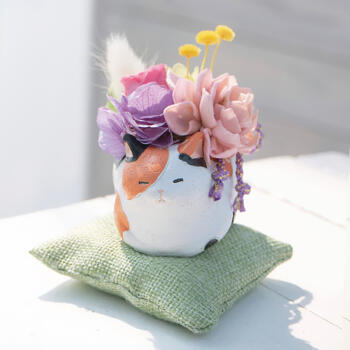 くつろぎ猫さん（プリザーブドフラワー）