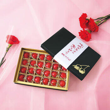 さくらんぼ（佐藤錦）とカーネーションのセット