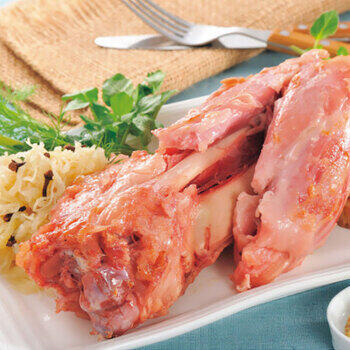 国産豚すね肉使用　アイスバイン（骨付き）（700g）