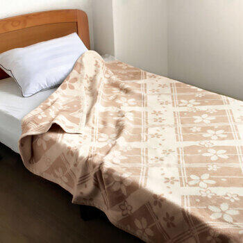 肌にやさしい自然色の綿毛布