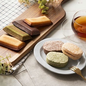 自家挽きアーモンドのガトーセレクション（24個）